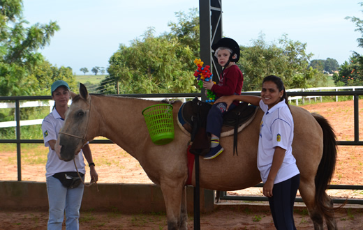 APAPE inaugura nesta sexta (29) centro de Equoterapia em Rubião Junior