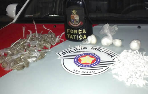Força Tática da PM prende suspeito com mais de 300 papelotes de cocaína no Jardim Brasil