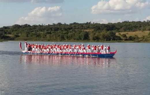 Milhares de fiéis participam da Festa do Divino em Anhembi