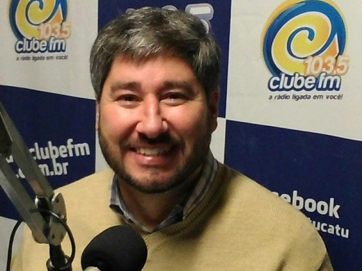 Clube FM: Em entrevista ?  emissora, deputado Fernando Cury fala sobre pedido de Diferimento de ICMS para empresa Irizar