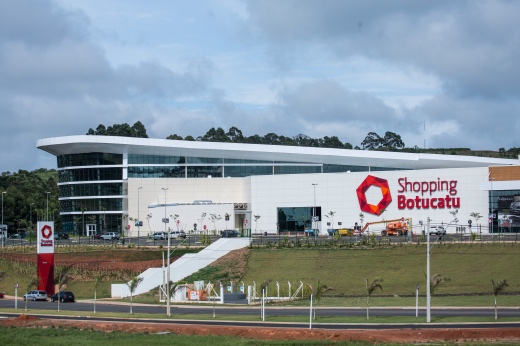 Shopping Botucatu completa dois anos
