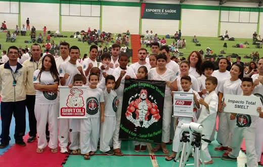Projeto social é destaque em campeonato de karate