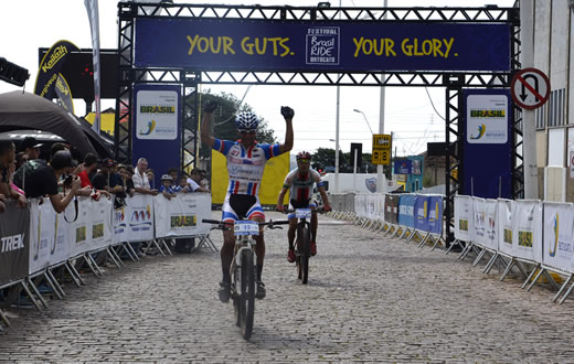 Lukas Kaufmann vence 2ª etapa do Warm Up Pró e mantém a liderança no Festival Brasil Ride