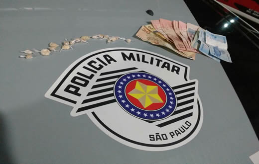 Auxiliar de enfermagem é detido por tráfico de drogas