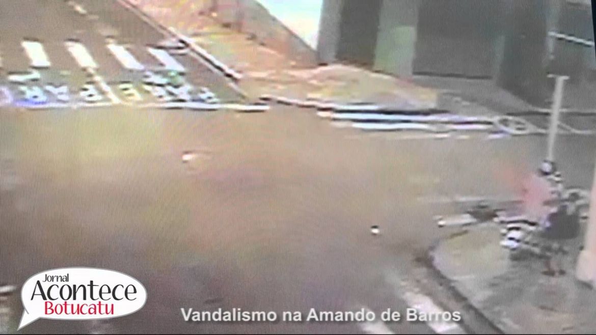 Após vídeo exclusivo do Acontece Botucatu, Guarda Municipal apreende adolescentes por vandalismo