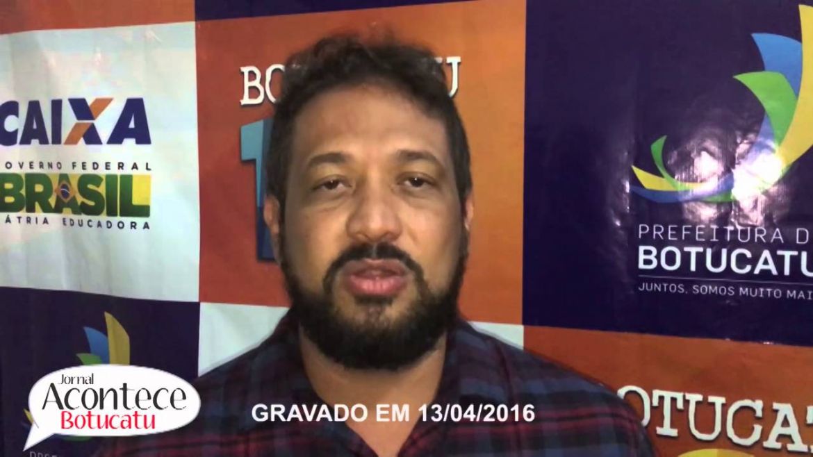 Botucatu 161 anos: Cantor gospel Fernandinho empolga o público em show no largo da Catedral