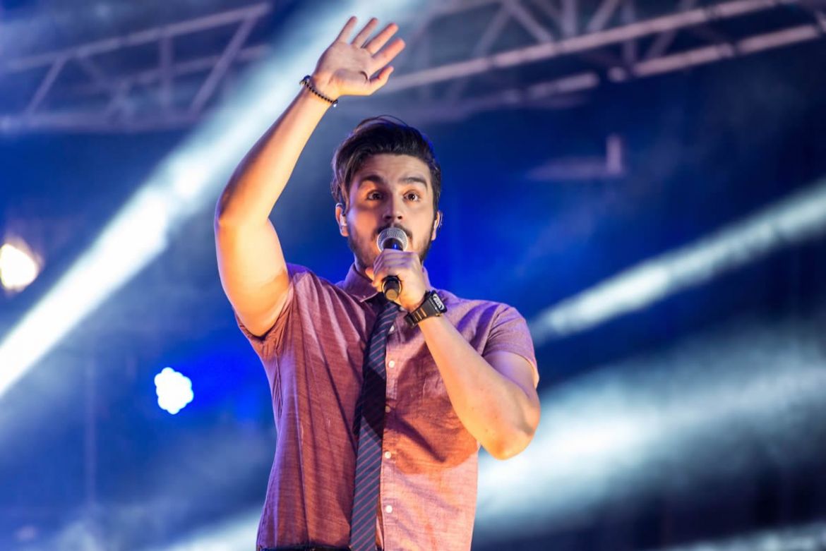 Botucatu 161 anos: Luan Santana superlota o largo da Catedral