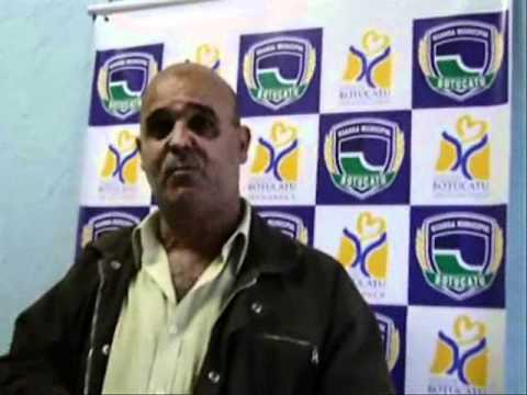 Câmera da GCM flagra guardinha danificando carro