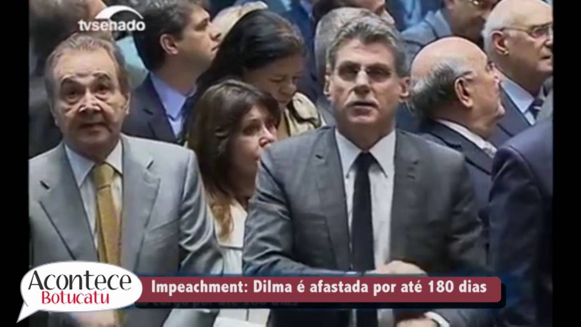 Com 55 votos a favor e 22 contra, processo de impeachment afasta Dilma