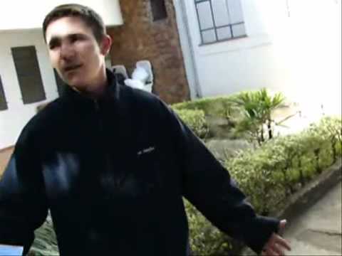 Criança nasce no lado externo da Maternidade