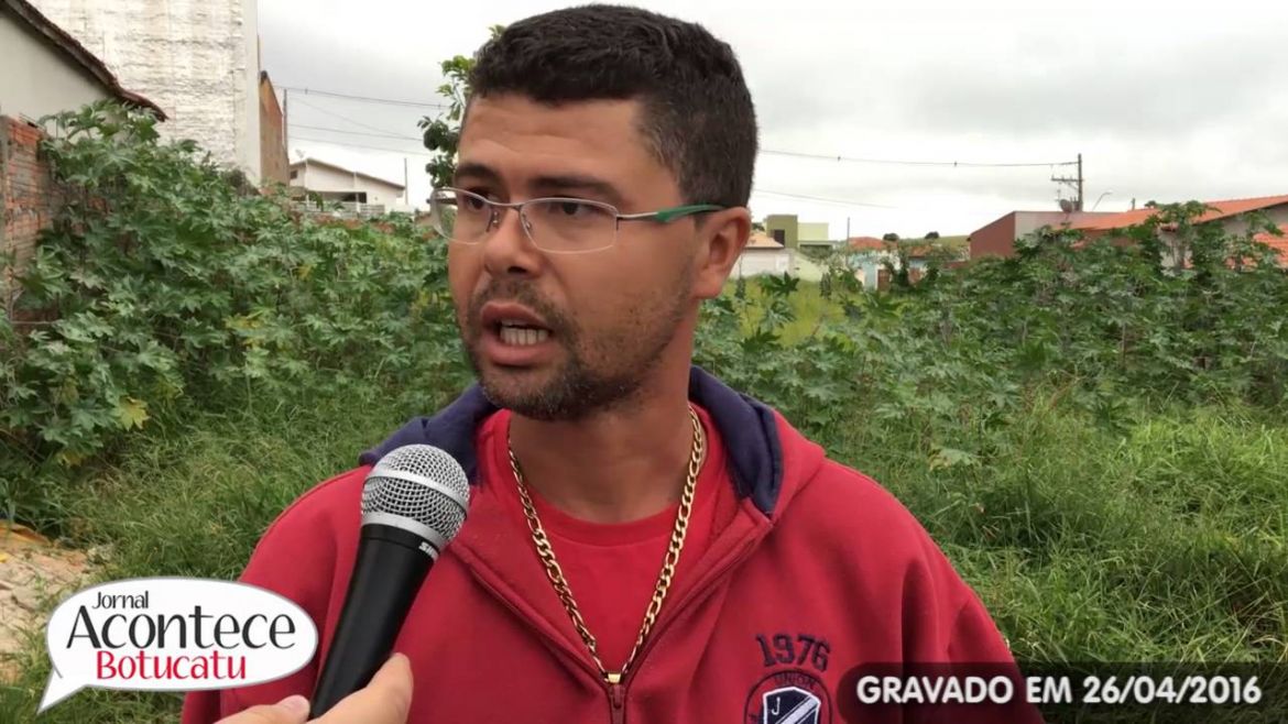 Descaso e irresponsabilidade: moradores no Jardim Ipê convivem com animais peçonhentos por conta de mato alto
