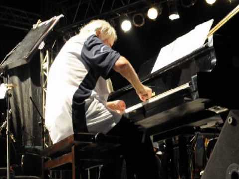 Maestro João Carlos Martins emociona a cidade de Botucatu Maestro João Carlos Martins emociona a cidade de Botucatu