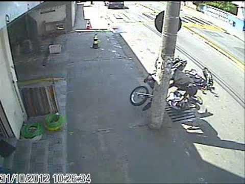 Motoqueiro sofre acidente e morre de parada cardíaca Motoqueiro sofre acidente e morre de parada cardíaca