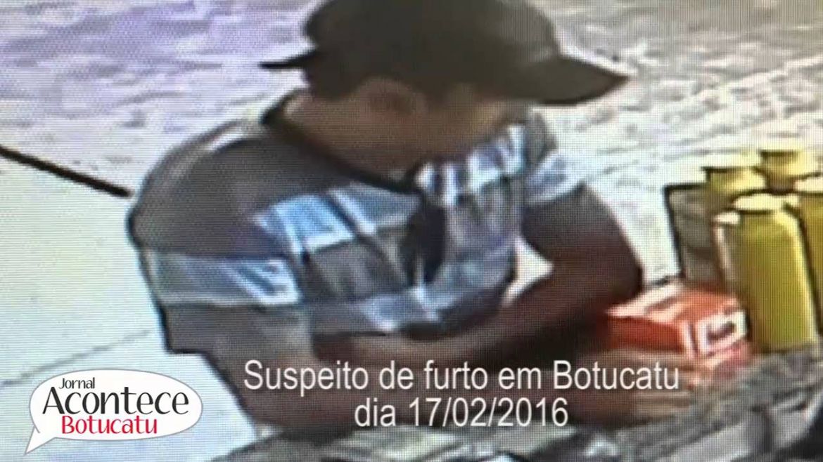 Mulher tem bolsa furtada e ladrão faz diversas compras com cartões