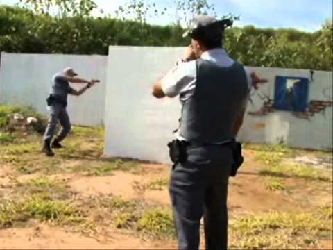 PM realiza treinamento prático e teórico de tiro