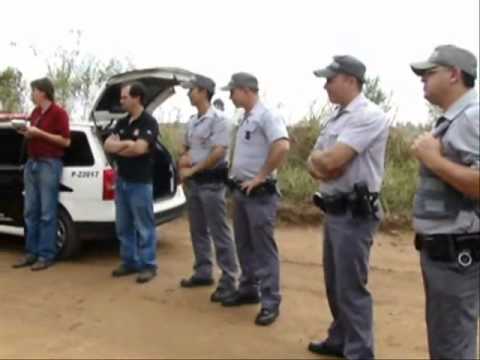 Polícia reconstitui crime onde mulher levou mais de 25 facadas