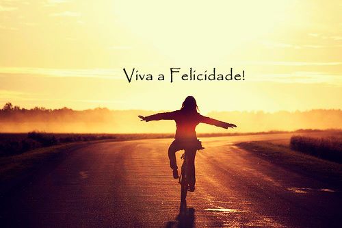 Falando Nisso – Mais do que mostrar-se feliz o tempo todo, precisamos de algo mais. Você quer ter felicidade ou ser feliz?