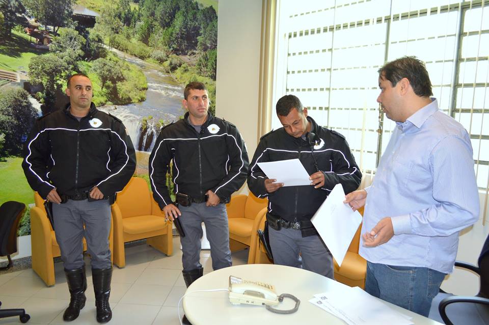 Policiais da Rocam recebem Moção de Congratulações na Câmara Policiais da Rocam recebem Moção de Congratulações na Câmara