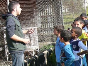 ALUNOS DO PROJETO SOCIOEDUCATIVO DO PQ IMPERIAL VISITAM CEMPAS DE BOTUCATU - FOTO ASSESSORIA DE IMPRENSA FMVZ UNESP