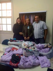 DOAÇÃO DE MOLETONS FEITA POR FUNCIONÁRIOS DA SABESP