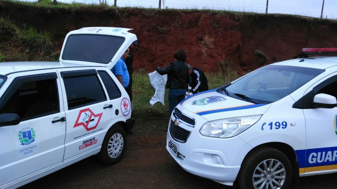 GCM registra descarte irregular de resíduos em estrada rural