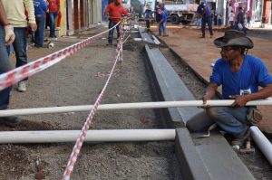 REVITALIZAÇÃO DA TUA AMANDO - CONSTRUÇÃO DE GALERIAS - FOTO CARLOS PESSOA (4) (Custom)