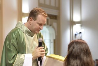 Padre Emerson é o novo colunista do Acontece Botucatu