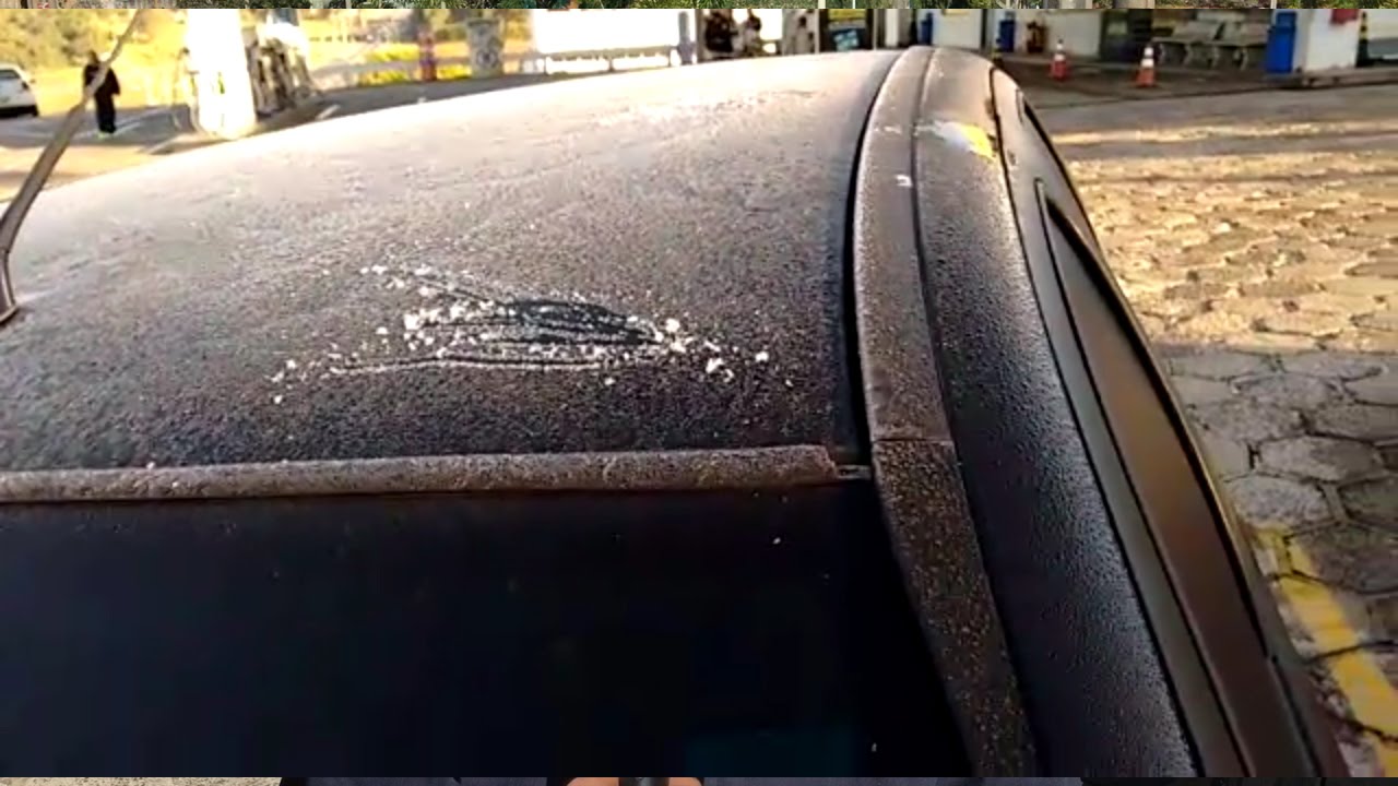 TV Acontece: Frio faz orvalho congelar em cima de veículos em Botucatu