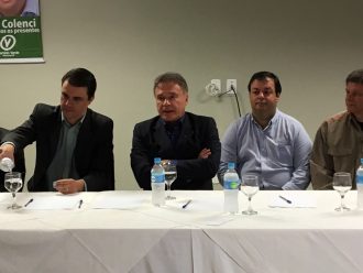 Álvaro Dias durante encontro do PV