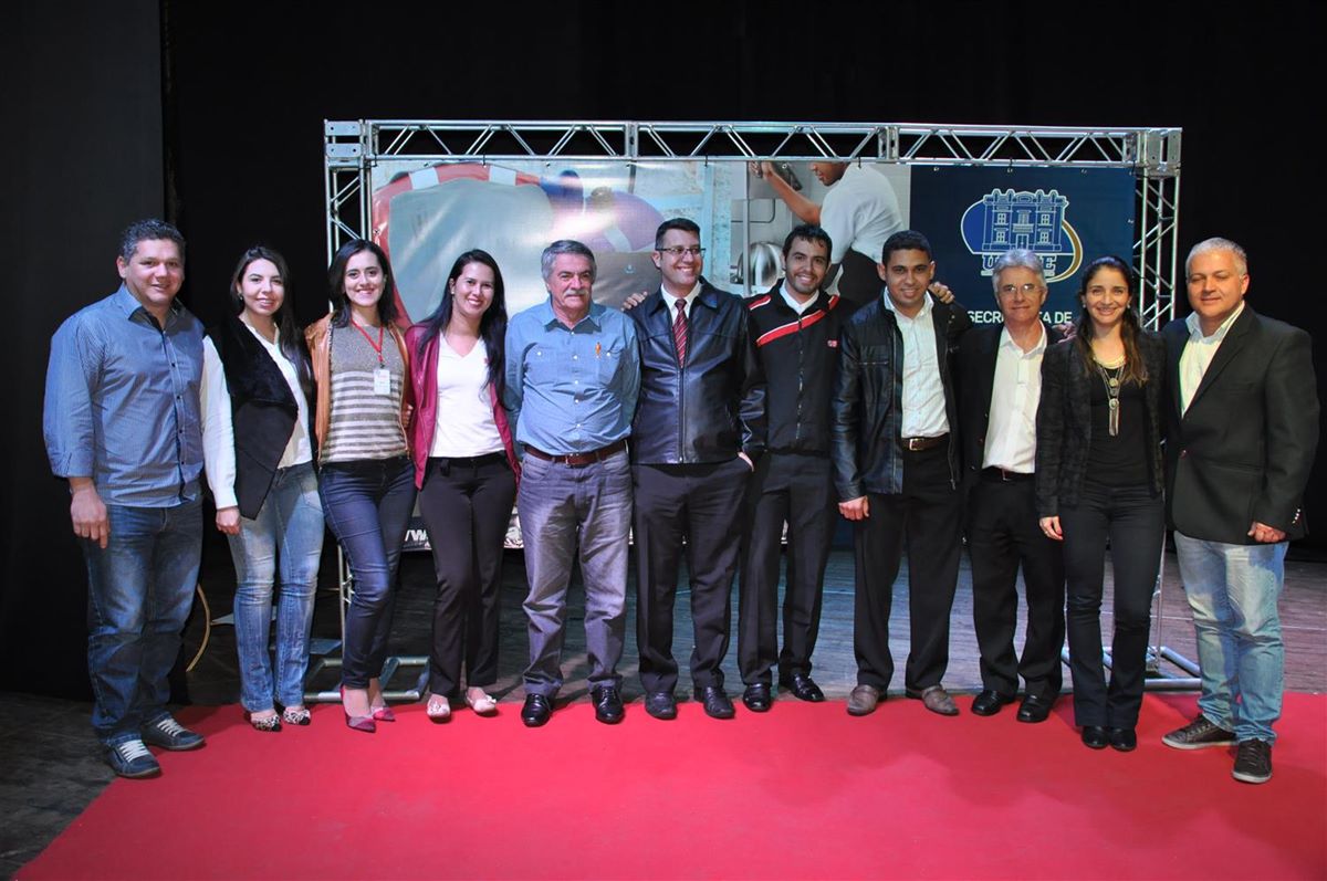 Prefeitura entrega certificados de qualificação para mais de 300 alunos da UNITE Prefeitura entrega certificados de qualificação para mais de 300 alunos da UNITE