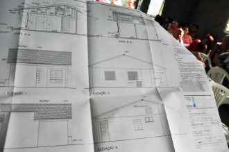 PREFEITURA DE BOTUCATU FIRMA CONVÊNIO COM ESTADO E GARANTE 50 CASAS A FAMÍLIAS DE PESCADORES NO PORTO SAID - FOTO IGOR MEDEIROS (4)