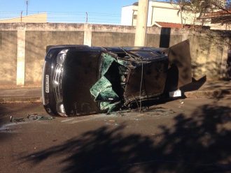 acidente-capota-jp (1)