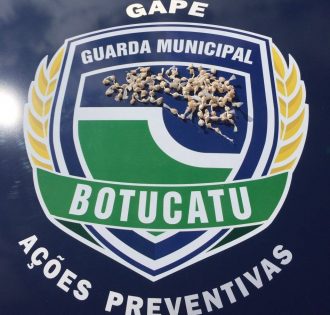 GAPE prende indivíduo com 130 pedras de crack próximo a praça no Jardim Brasil (4)