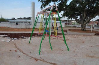 INSTALAÇÃO DE ACADEMIA AO AR LIVRE EM PRAÇA DE VITORIANA - FOTO CÉSAR CULICHE (2) (Custom)