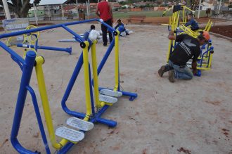 INSTALAÇÃO DE ACADEMIA AO AR LIVRE EM PRAÇA DE VITORIANA - FOTO CÉSAR CULICHE (6) (Custom)