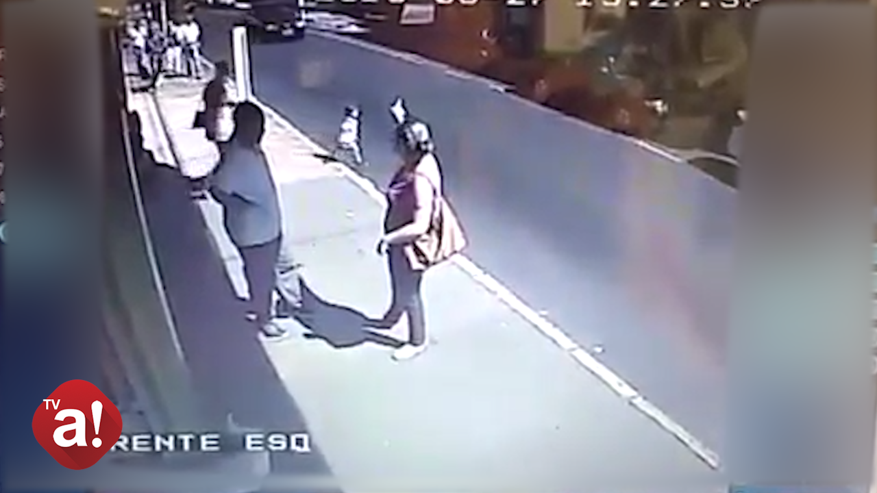 Vídeo registra criança quase sendo atropelada na Rua Curuzu. Motorista conseguiu frear; assista