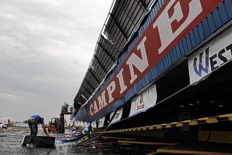 Estragos da chuva e vento do dia 15/08/2016. Posto Campineira com estrutura comprometida no km 329 da Rondon