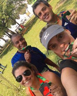 A Design de interiores Ariadne Santini correu com amigos 10 km no revezamento