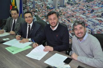 Assinatura do convênio com o Conselho de Contabilidade - foto Andreia Seullner (9)