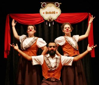 espetaculo-circense-e-mesmo-uma-palhacada-trupe-dunavo-foto-divulgacao