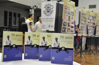 LANÇAMENTO DO LIVRO 50 ANOS DO JUDÔ SUGIZAKI - FOTO ANDREIA SEULLNER (1)