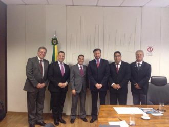 Reprodução Facebook: Ministro Marcos Pereira ao lado esquerdo de João Cury recebeu comitiva de Botucatu