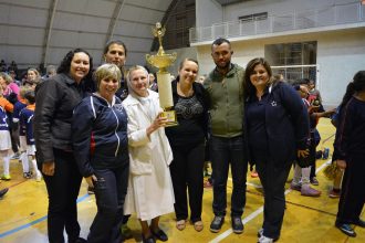 jogos-infantis-trofeu-de-campea-para-a-escola-obra-madre-marina-foto-silvia-culiche-custom