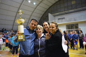 jogos-infantis-trofeu-de-terceiro-lugar-para-a-escola-joanna-de-angelis-foto-silvia-culiche-custom