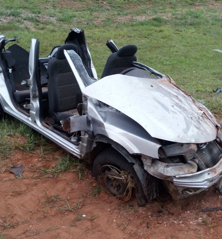 Capotamento deixa duas vítimas graves na Castelinho em Botucatu