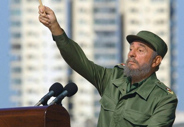 Fidel Castro, ex-presidente de Cuba, morre aos 90 anos