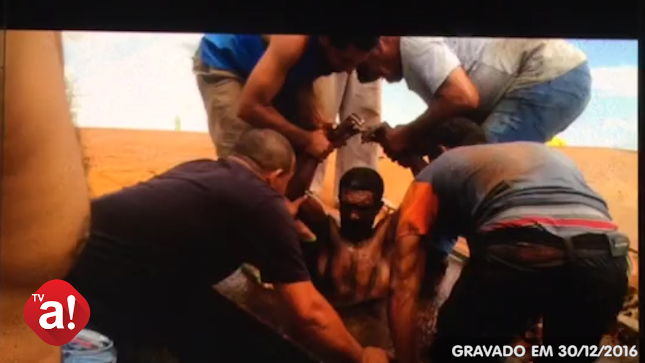 Vídeo mostra pescadores resgatando homem preso em Barcaça afundada no Rio Tietê em Botucatu