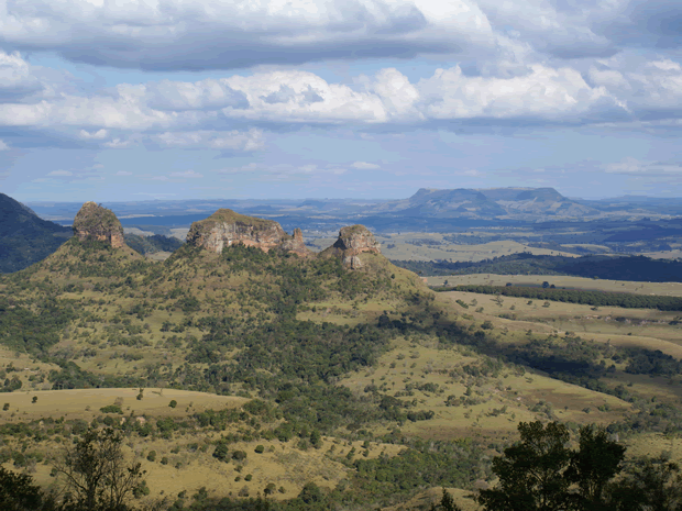 Bofete comemora 137 anos com escolha da Rainha, Festival de Música Raiz e Festa do Peão Bofete comemora 137 anos com escolha da Rainha, Festival de Música Raiz e Festa do Peão