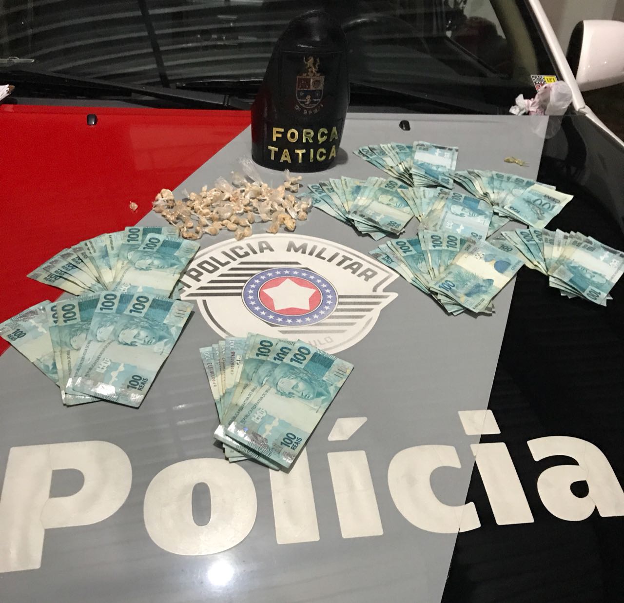 Força Tática apreende drogas e mais de R$ 8,5 mil provenientes do tráfico