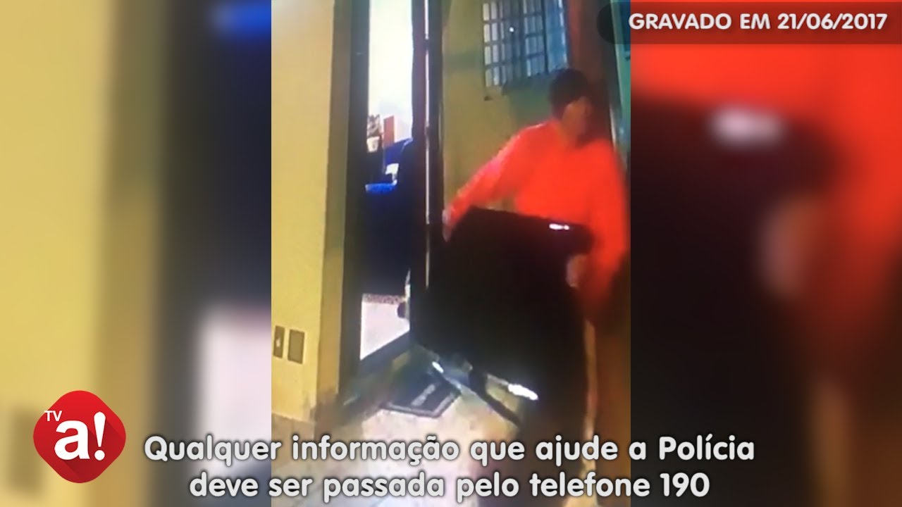 Homens invadem casa no Recanto Azul, rendem moradora e roubam televisão; veja vídeo